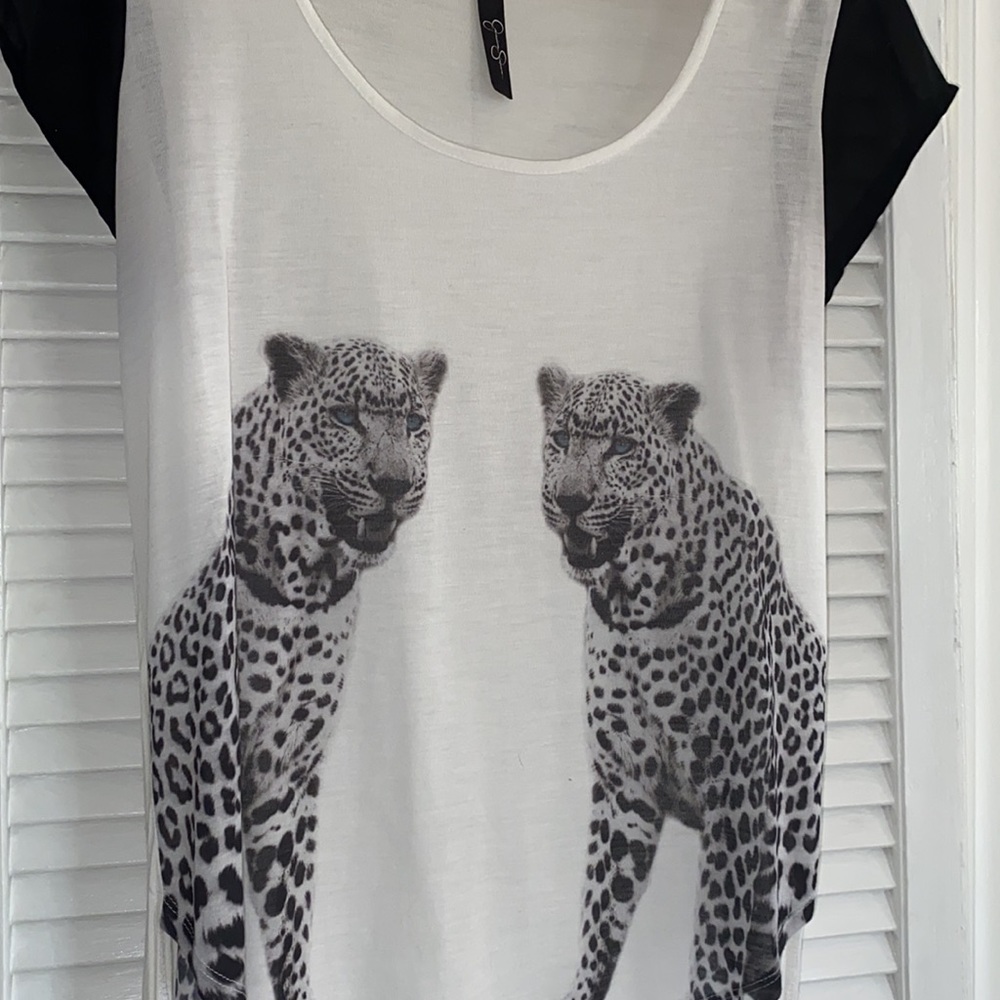Beautiful blouse 🐾